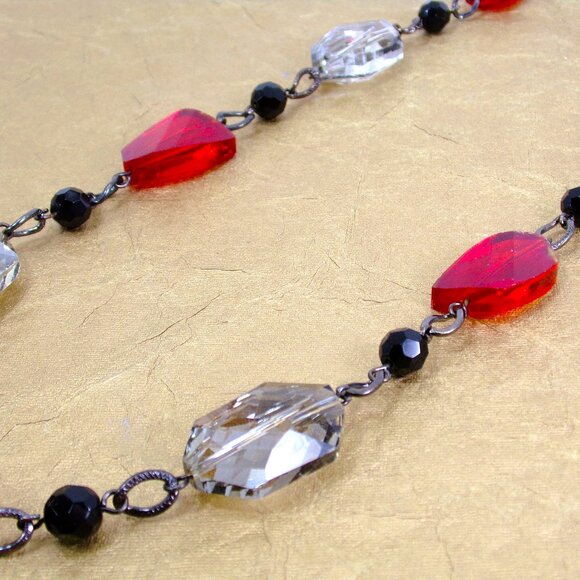 Red, black and gray glass bead necklace an earring set made with gray oval links - Picture 4 of 12
